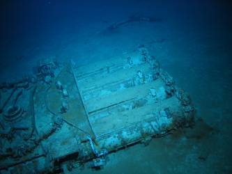 Quadruple torpedo tube mount on seabed - end caps